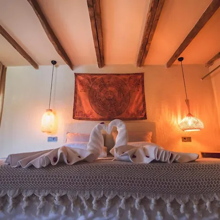 Unique Boutique Hotel For Chill/Out Getaway 호스텔