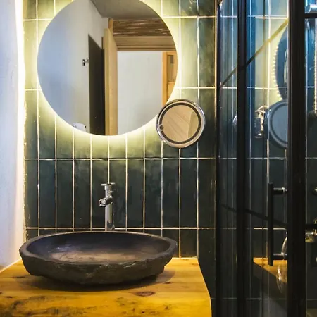 Unique Boutique Hotel For Chill/Out Getaway 호스텔