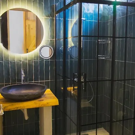 Unique Boutique Hotel For Chill/Out Getaway 호스텔